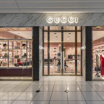 gucci store troy somerset.